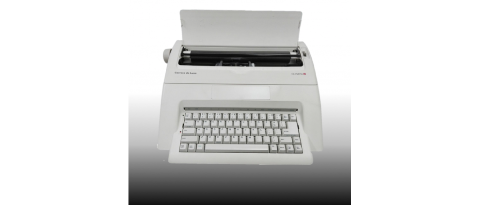 Olympia Carrera de Luxe (13") Electronic Typewriter - Currently Out of Stock!